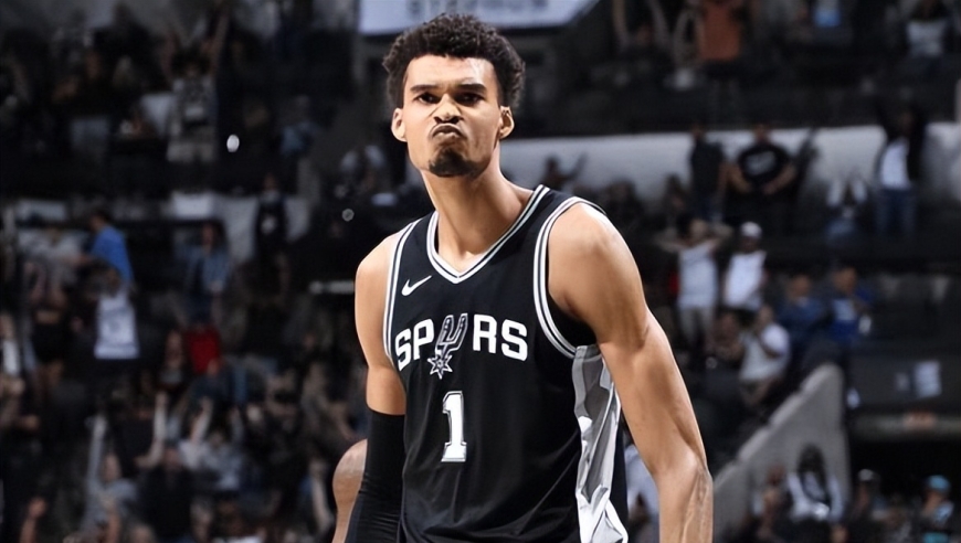 福克斯29分三杀雷霆！11投19分，还让亚历山大仅22分，文班的小卡