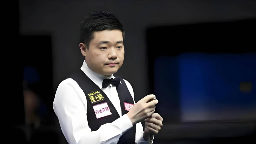 体坛名场面｜丁俊晖克鲁斯堡上最贵一课，解球变绝杀，西方绅士输不起黑脸离场