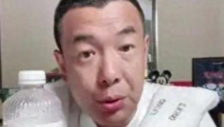 国足降薪引争议，徐亮怒言“没人踢了”，范志毅：国足脸都不要了