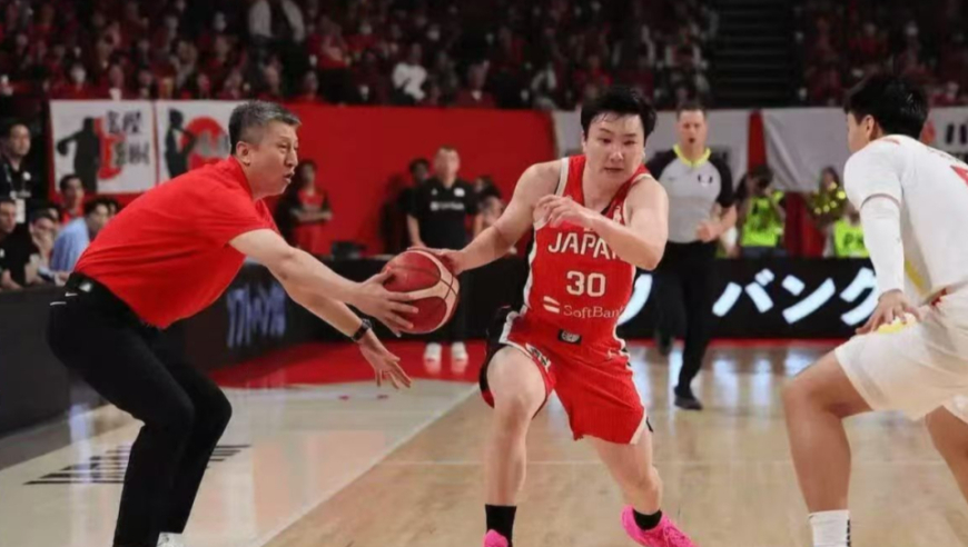 郭士强首次回应&ldquo;抢断&rdquo;日本球员：他把球运到我手上