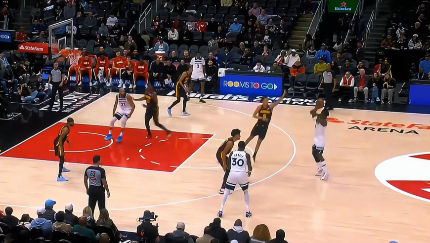 夸张对轰！森林狼老鹰首节三分钟对轰32分全过程 爱德华兹打疯了