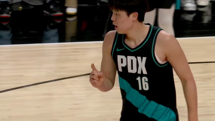 最后10.2秒！开拓者落后17分，请注意最后持球的杨瀚森！