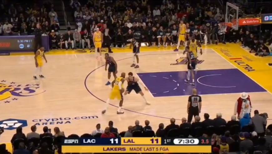 伦纳德受伤遗憾下场!回顾快船对阵湖人精彩时刻