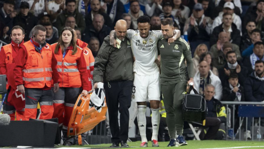 0-2！两大边后卫染红+中卫伤退 14亿豪门主场惨遭爆冷 5轮仅1胜