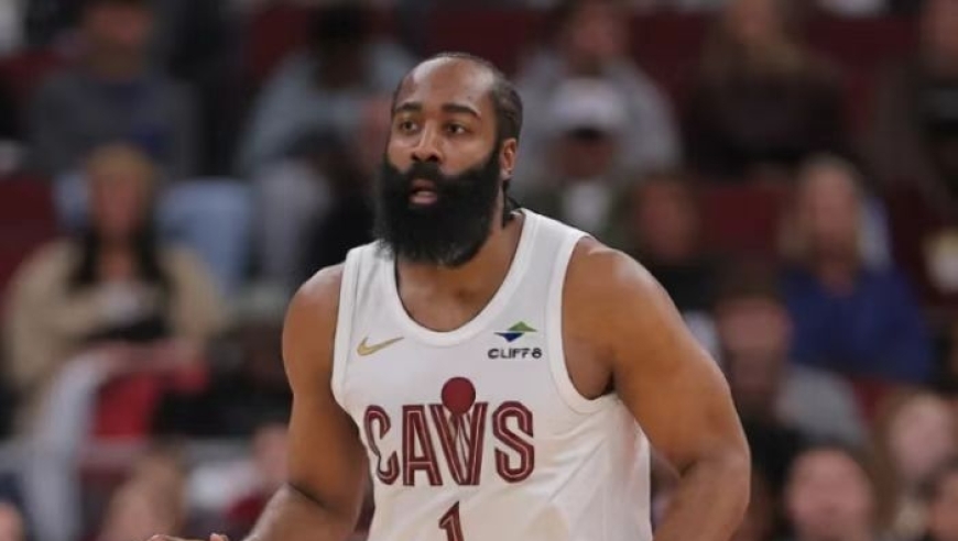 4400万近8战场均4分1篮板！还怪国王不给首发，现在把骑士坑苦了