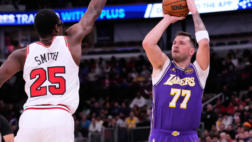 第一杀器！东契奇对阵公牛全收录：狂砍46+11 命中8记三分