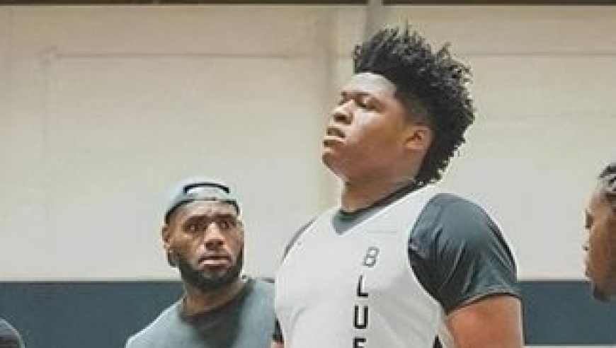 詹姆斯看到他一脸惊恐 布朗尼队友 奥尼尔接班人如今发展如何｜体坛记忆