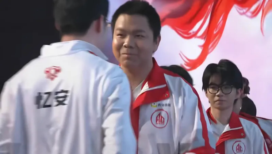 AG零封WE，大帅状态回归，和安天帝握手忍不住笑出声