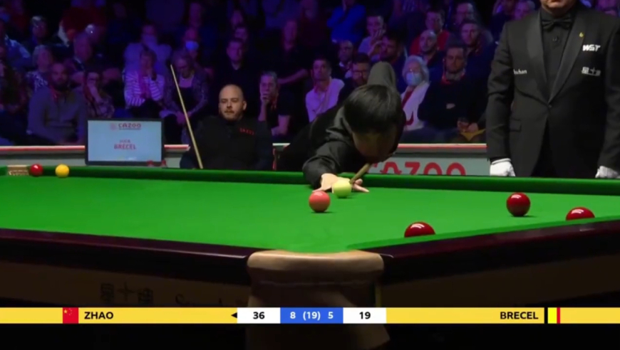 体坛记忆｜  赵心童耍坏憋大招，逆天斯诺克逼疯小和尚，对方无奈大力出奇迹