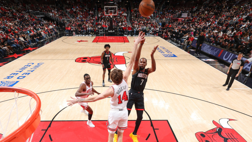 火箭憾负公牛跌至第6！杜兰特空砍40+7+5申京三双 乌度卡遭驱逐