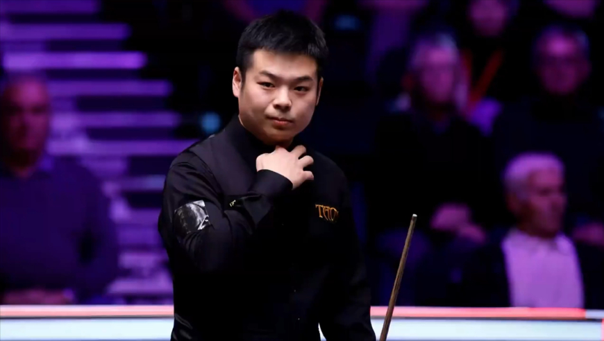 英锦赛精彩单局！庞俊旭做出高质量防守，清台逆转罗伯逊