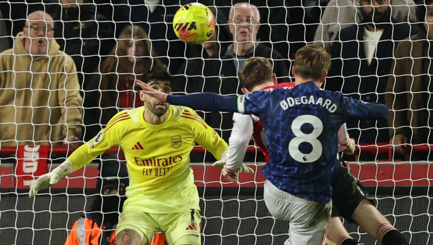 险被绝杀！枪手门将高接低挡看呆对手，阿森纳1-1布伦特福德