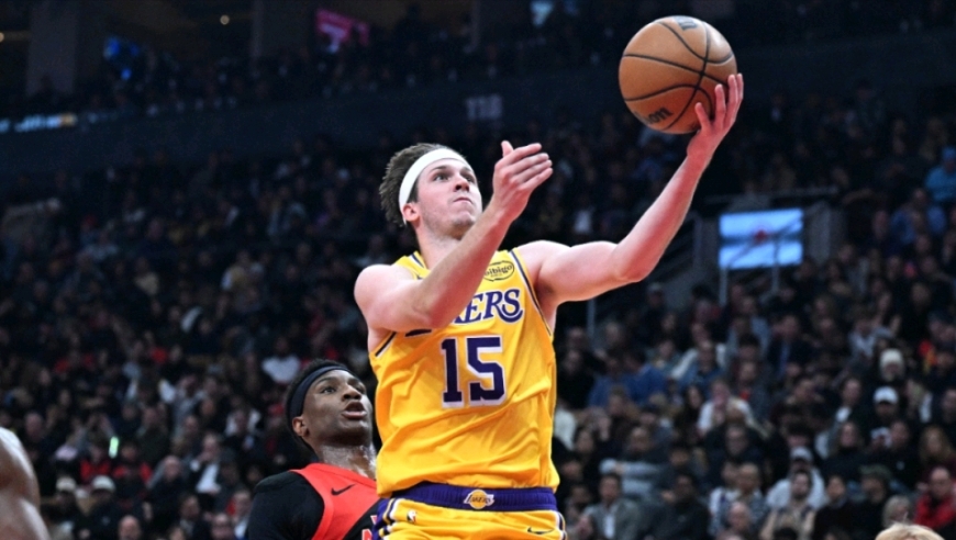 肯纳德飙三分+里夫斯潇洒上篮 湖人末节轰出一波11-0锁定胜局