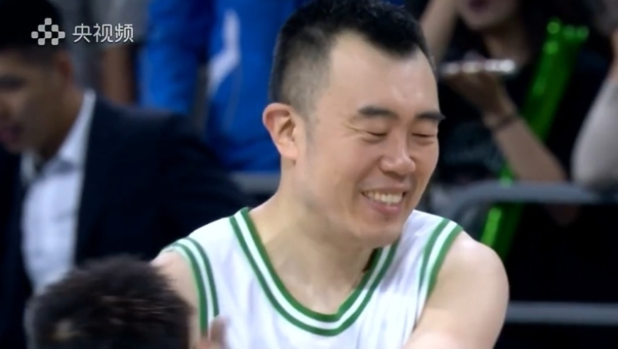 这次真退役！38岁韩德君完成最后一舞：挥手告别引现场球迷哽咽