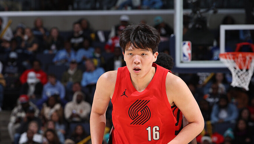 出战19分钟，杨瀚森NBA生涯首次首发“可圈可点”