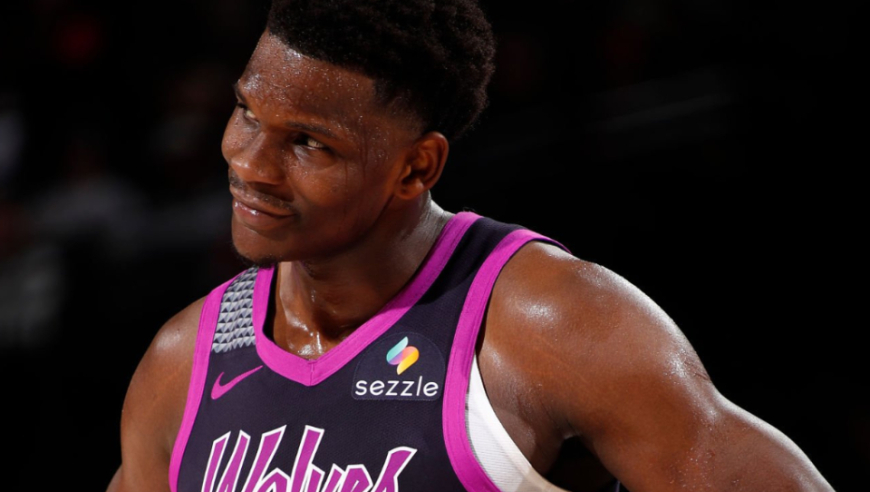 NBA官宣罚单：爱德华兹用力把球扔向观众席 被罚款25000美元