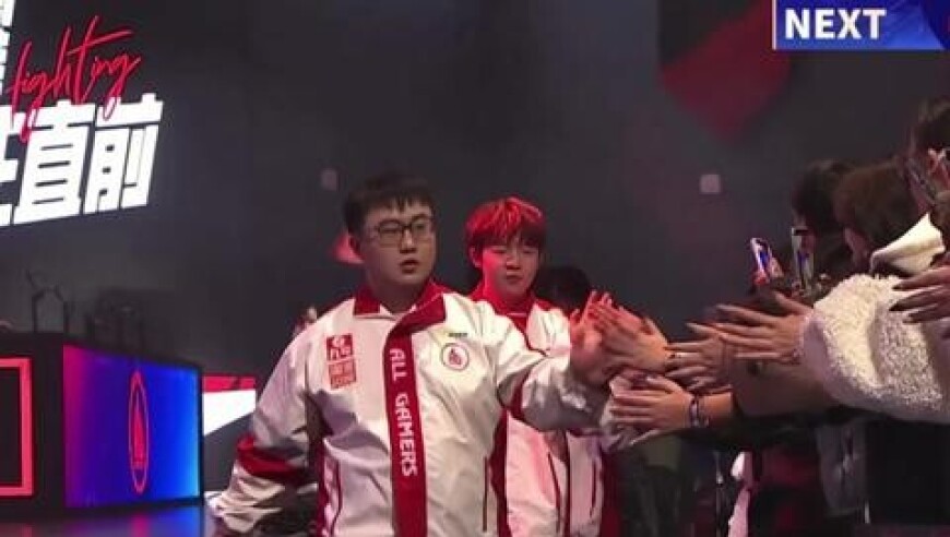 大帅苏烈王开团TCG心态崩，TCG低级失误频现AG胜