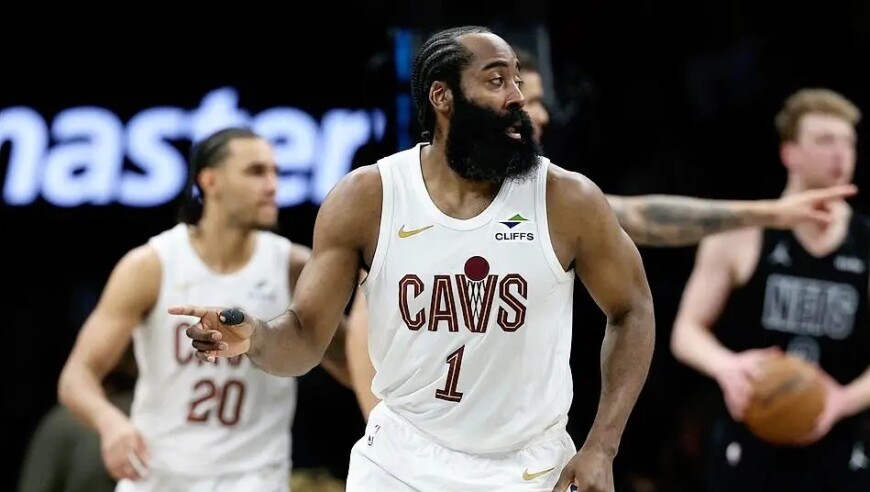 拇指骨折只歇4天！哈登复出拿22+9+8，赛后一句话听哭多少人！