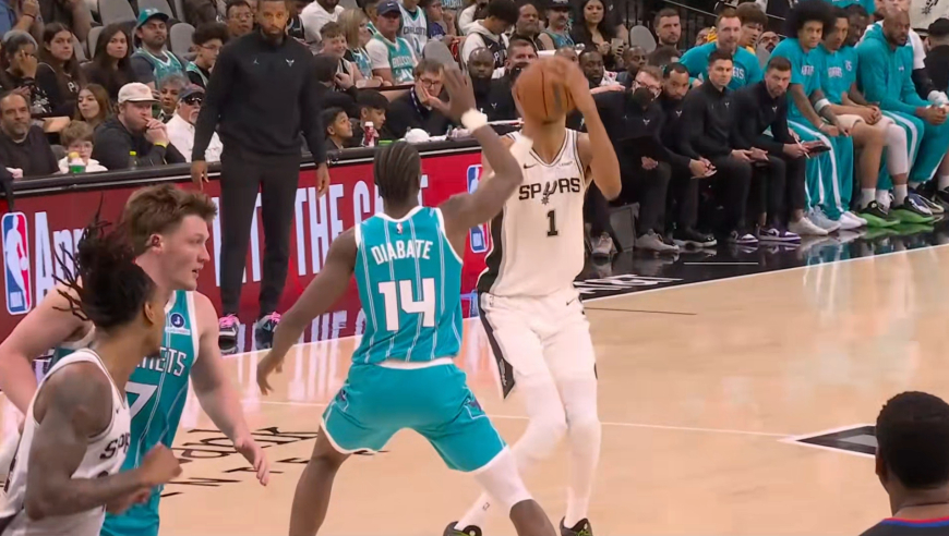 剑指DPOY！文班对阵黄蜂全收录：狂砍32+12+8+4次封盖