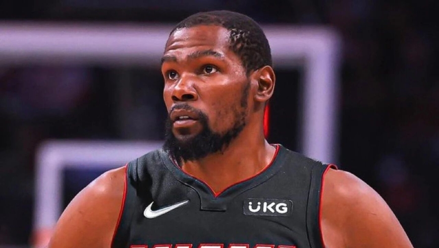 4年9600万！拿他去换杜兰特！整个NBA都笑了