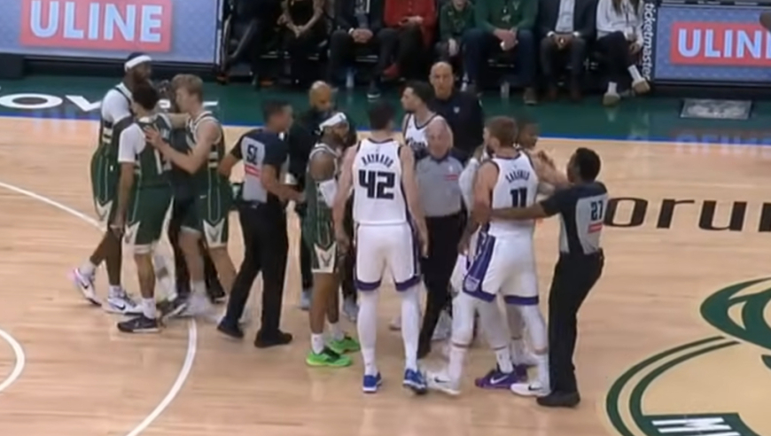 火爆冲突！波蒂斯不满萨博尼斯危险动作 两人面对面互喷全场大骂裁判