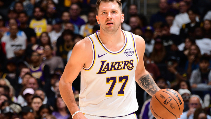 3日NBA官方十佳球：东契奇单臂神仙妙传 埃奇库姆滑翔暴扣