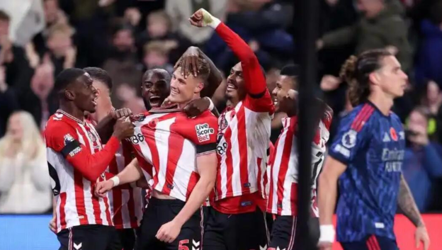 英超-10连胜终结！阿森纳2-2遭桑德兰补时绝平，萨卡破门，特罗萨德世界波