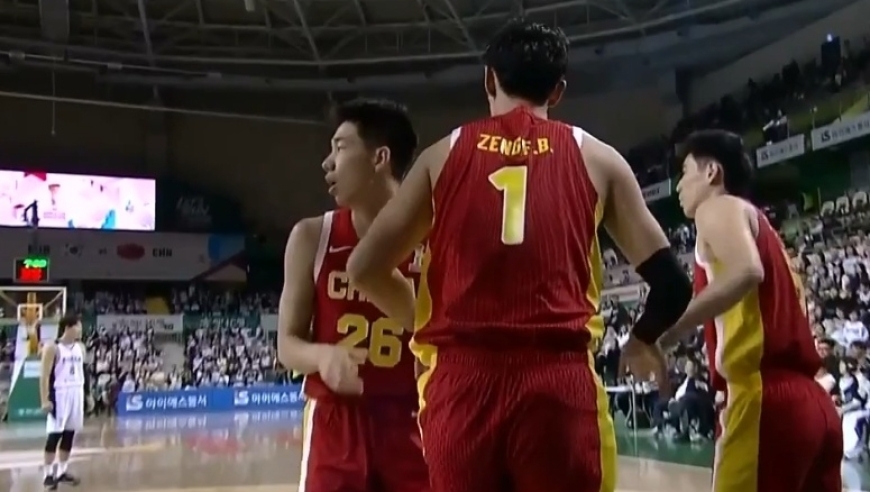 战术呢？中国男篮首节频繁个人单打惹争议 前6分钟被轰16-4开局