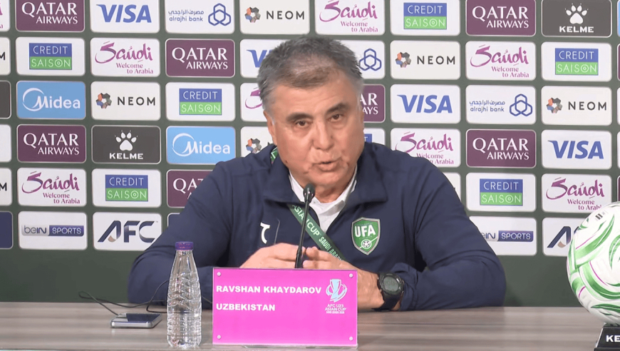 乌兹主帅怼越南记者：我看到中国队很强，找缺点是你们的事