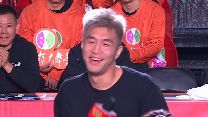 徐静雨惨遭嘲讽！刘老根篮球大舞台 韩德君与郭艾伦再次同场竞技