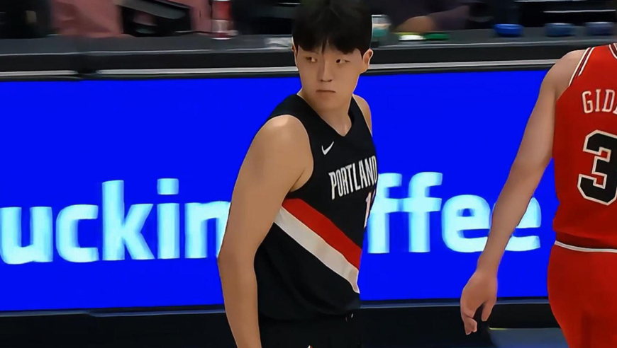 千呼万唤始出来！杨瀚森首节就获得机会 等待近两分钟才正式出场