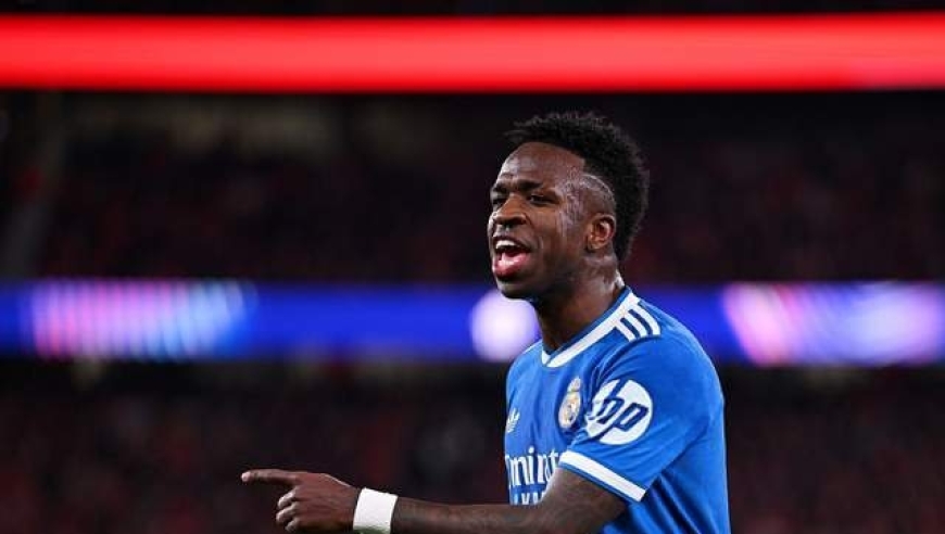 1-0！姆巴佩屡失良机，1.5亿超巨世界波，穆帅染红，皇马客场复仇