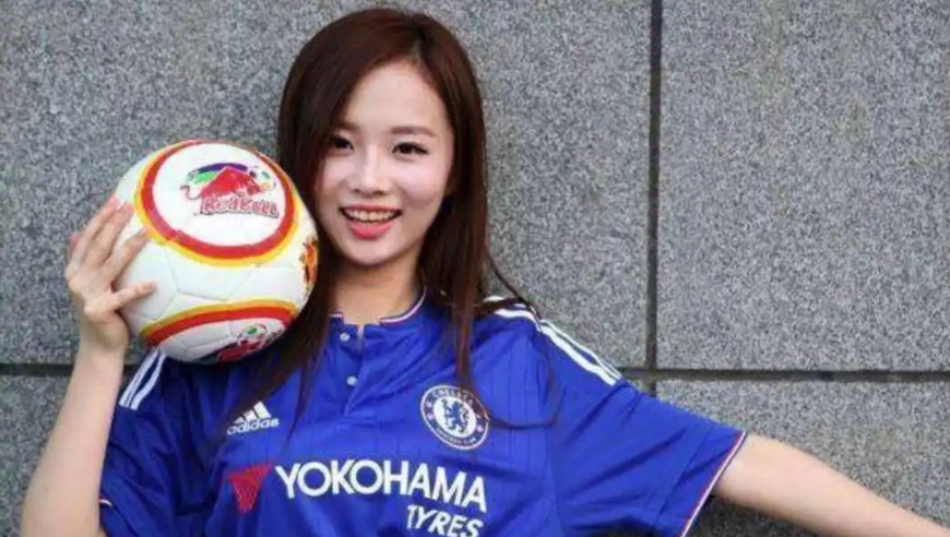 风景线！&ldquo;中国最美足球主播&rdquo;参加中国金球奖，长相甜美似刘诗诗