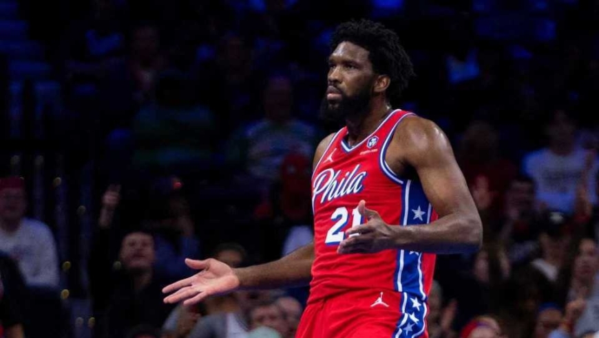 NBA杯：恩比德丢绝杀76人惜败绿军 布朗32+6马克西26+8+14