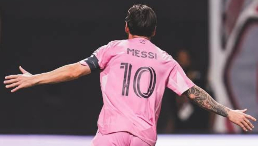 强的离谱！梅西风骚带球突破+禁区弧顶处劲射破门 对方门将原地目送