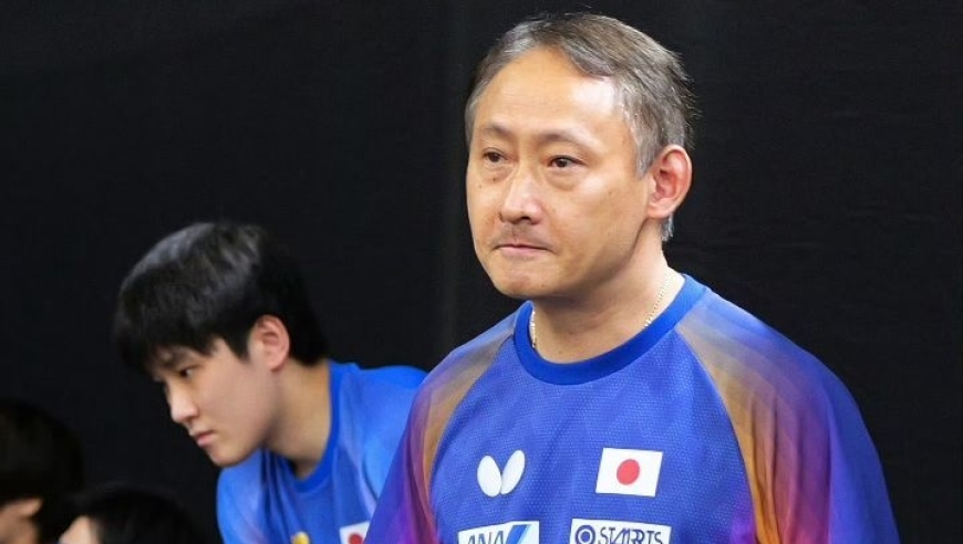 张本智和出局后快哭了！父子两人黑脸呆若木鸡，国乒没来也玩不转