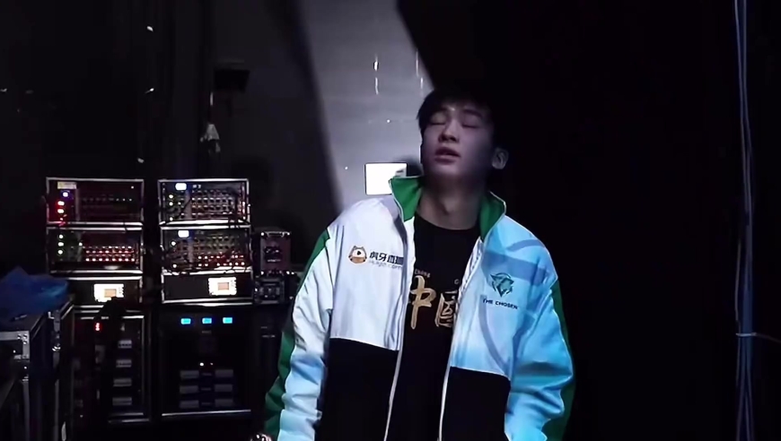 和平精英全球总决赛 tt 战队创造中国战队近年来最好成绩， 失败总是贯穿人生始终，但攀登顶峰的过程怎能不让人动容？