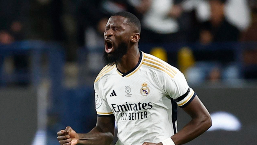 动作太大了！吕迪格抱摔哈兰德，裁判只看了一遍VAR就黄点套餐