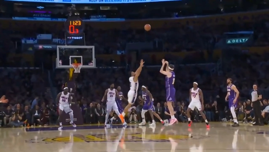 太强了里弗斯!35分6篮板2助攻带领湖人逆转76人