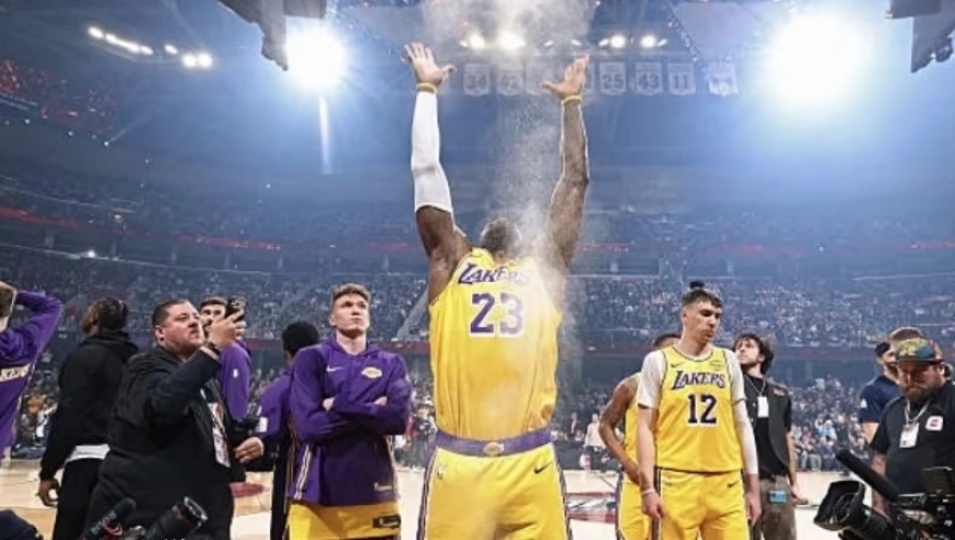 只差75分！詹姆斯再冲史诗级纪录，NBA79年绝无仅有，真要被他做到了