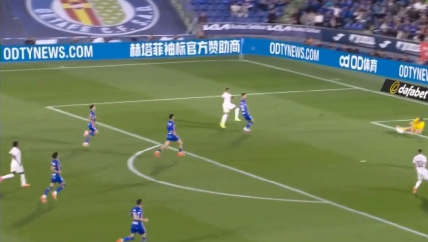 体坛记忆｜皇马1-0客胜九人赫塔费，姆巴佩制胜，维尼修斯造两红！