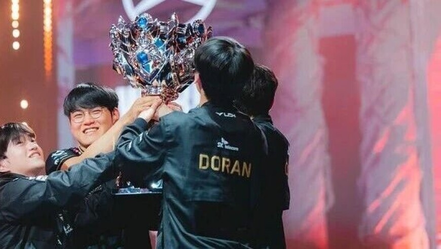 乘着末班车来到S15的T1，最终还是拿下了那个该死的冠军