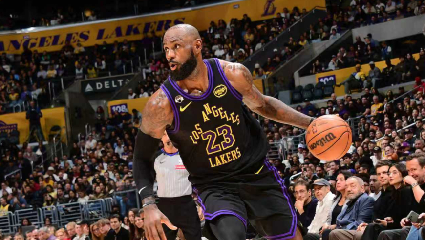 Top时刻 | 14日十佳球：詹姆斯满弓飞扣 杜兰特举火烧天暴扣