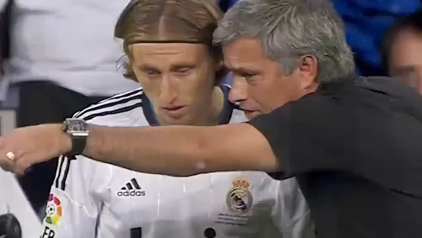 穆里尼奥当年有多看中莫德里奇，这位&ldquo;西甲最差引援&rdquo;是怎样逆袭成为最佳中场的｜体坛记忆