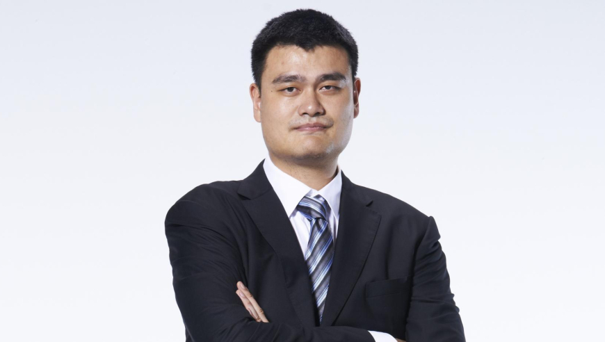 杨毅：我印象里姚明只主动喝过两次酒 一次为弗朗西斯一次因为退役
