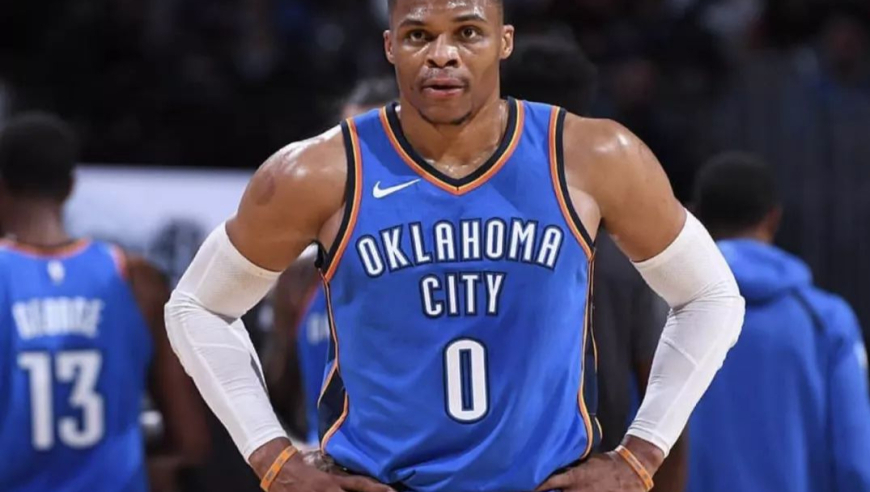 威震天！威少生涯40大暴扣瞬间：死亡隔扣戈贝尔 单臂仰天怒扣