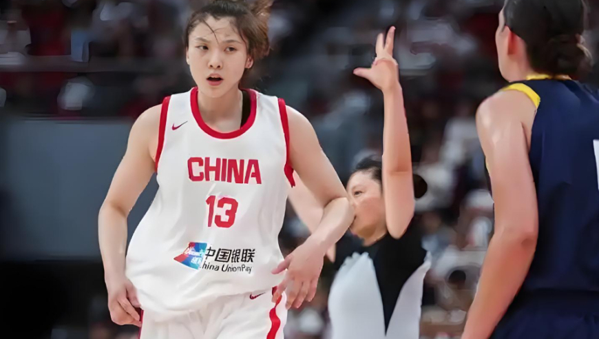 又美又能打！中国女篮锋线悍将，15分钟砍11分，完全顶替了李梦