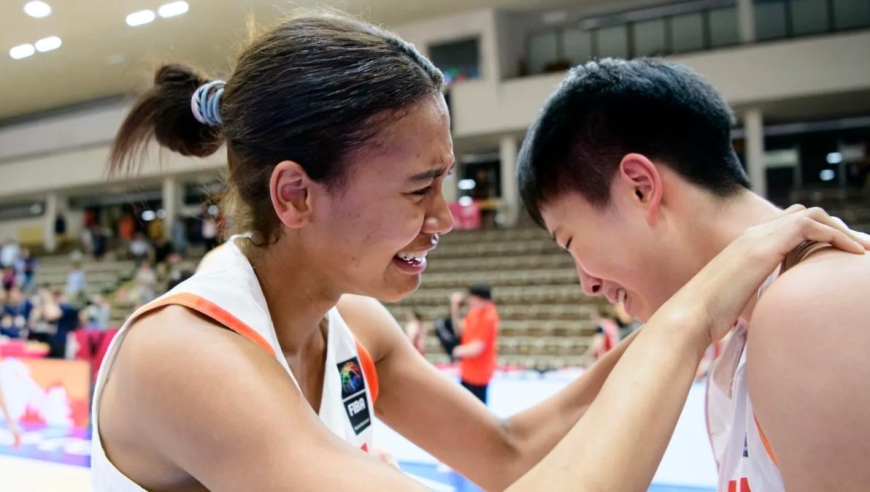 一分险胜+全队激动落泪！中国U19女篮加时逆转捷克，终止惨败阴霾
