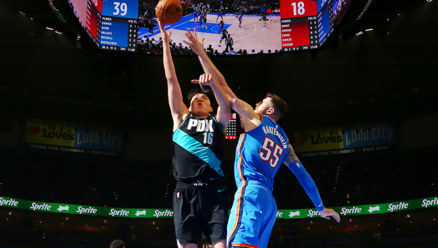 生涯总分超周琦！杨瀚森8分填满数据栏 亚历山大37分复仇开拓者