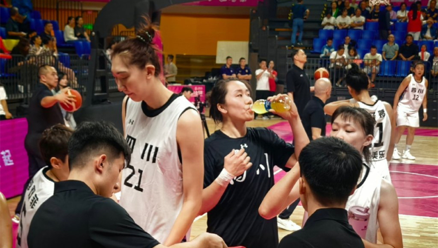 恭喜！中国女篮2米07王牌重回巅峰：轰26+6夺四连冠+下个月留洋